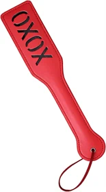ספנקר "XOXO" דמוי עור, אדום